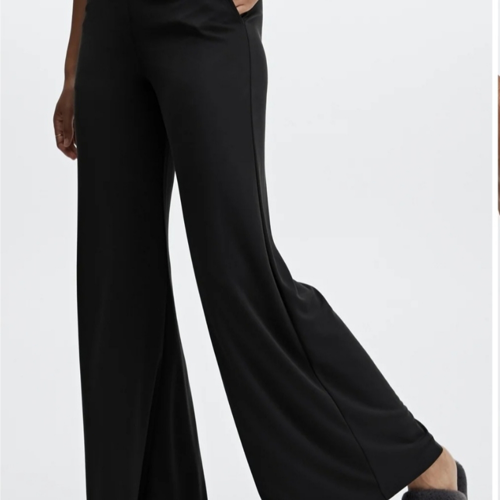 Sleek knit wide leg pant - new!